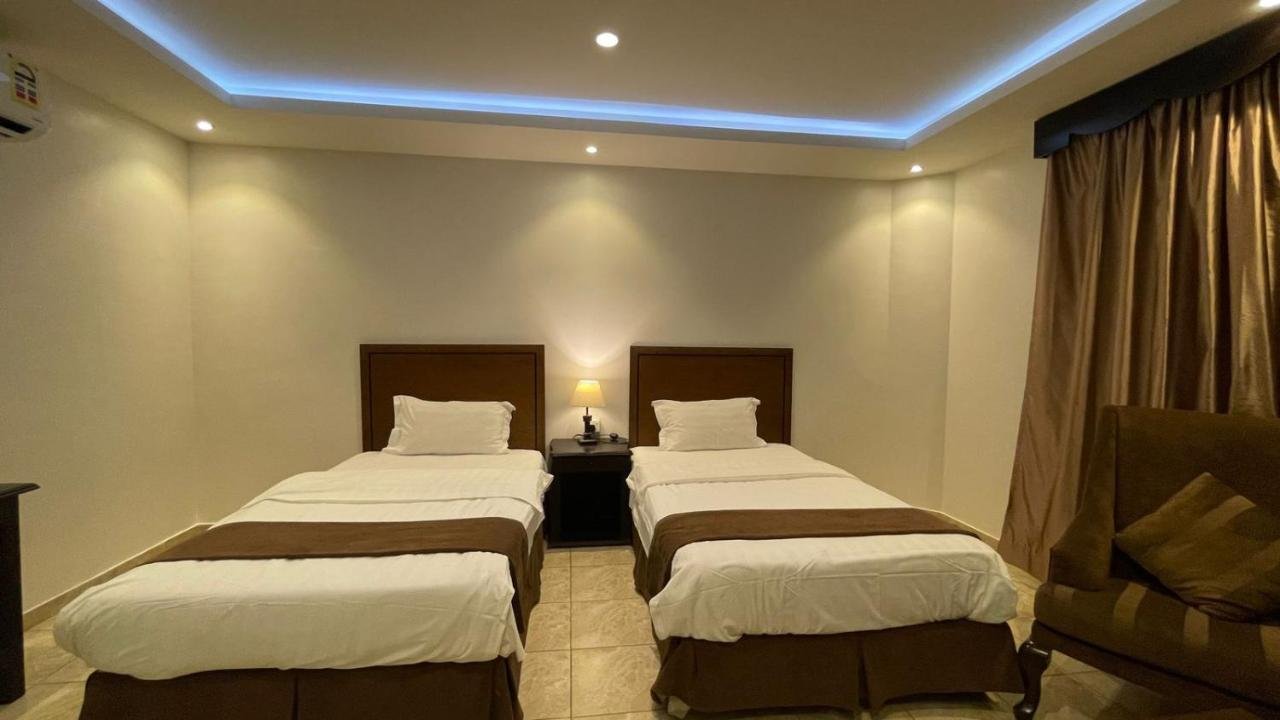 hotel-main-img