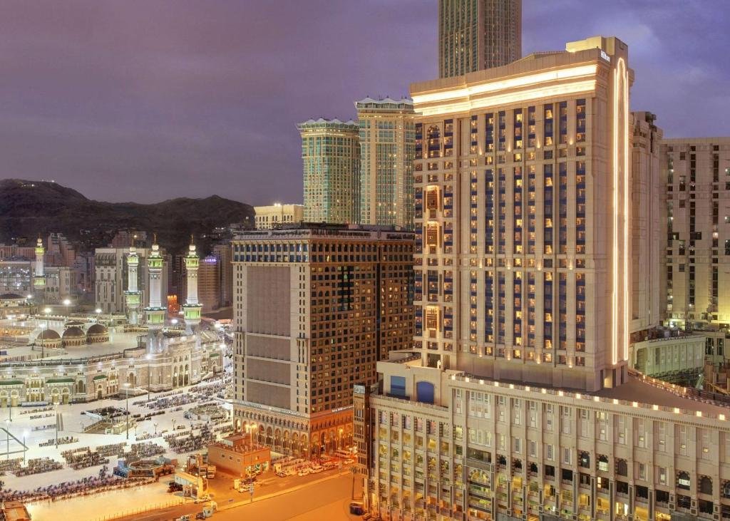hotel-main-img