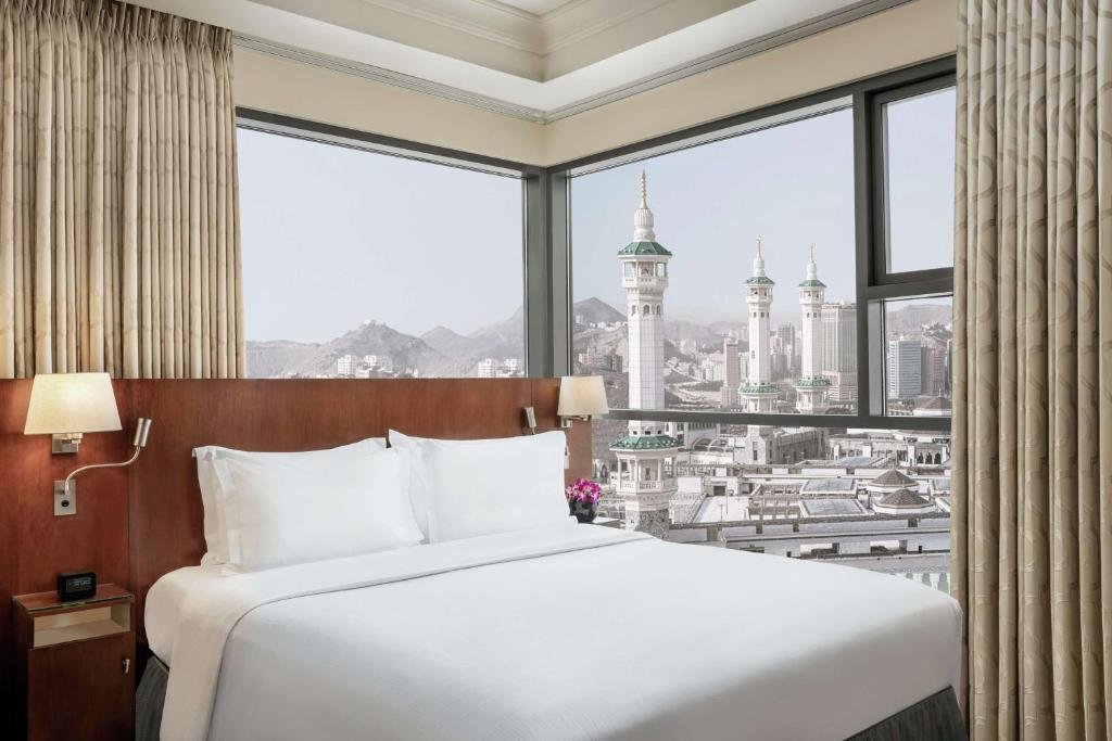hotel-main-img