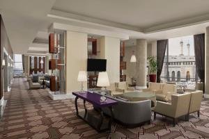 hotel-main-img