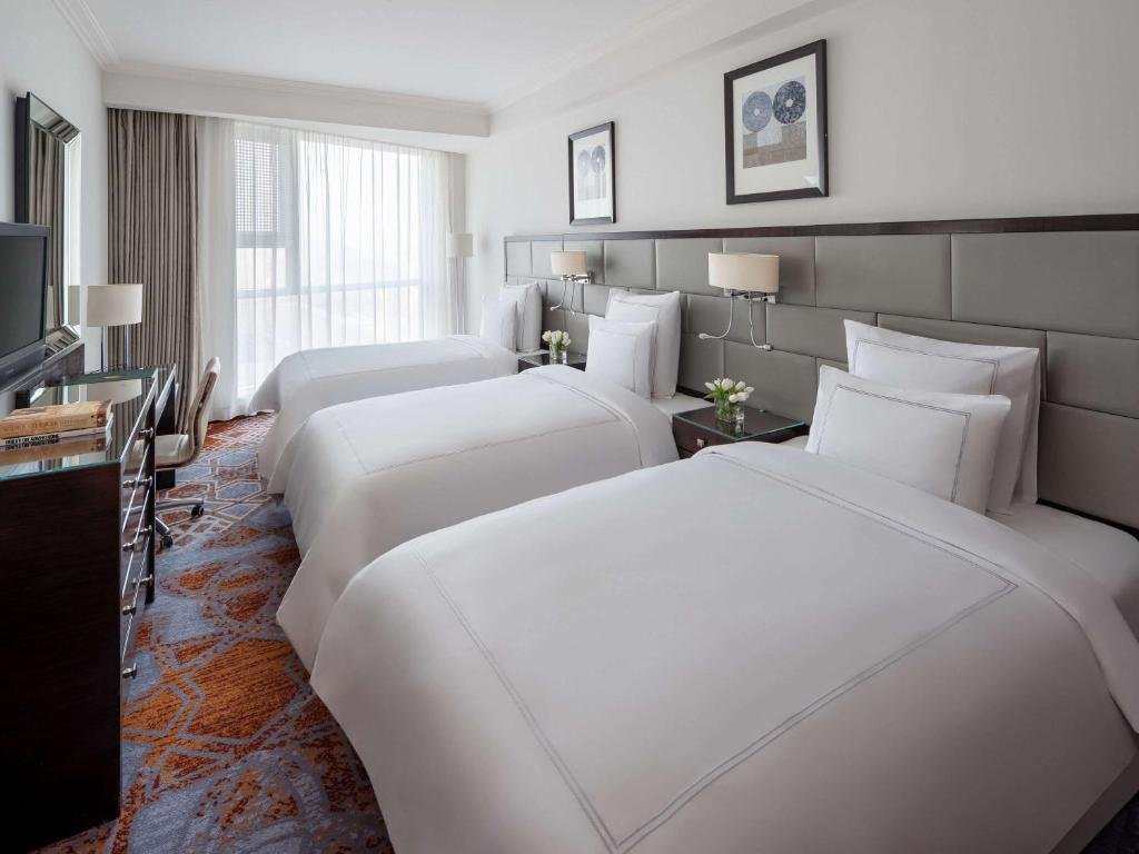 hotel-main-img