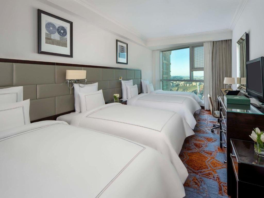 hotel-main-img