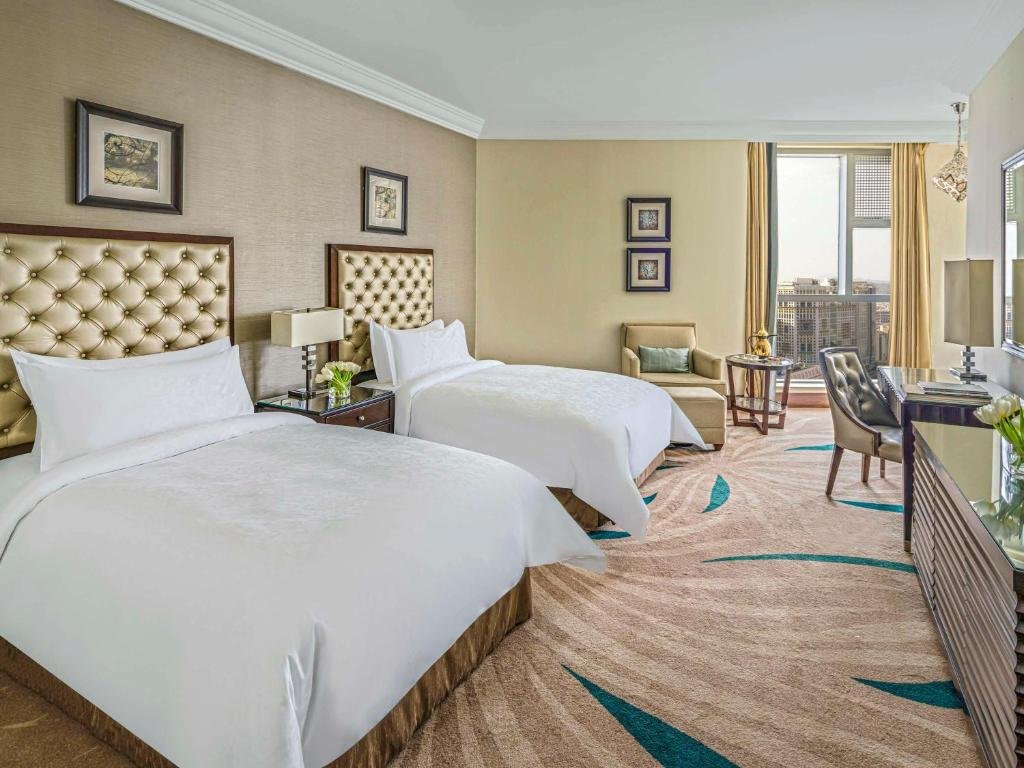 hotel-main-img