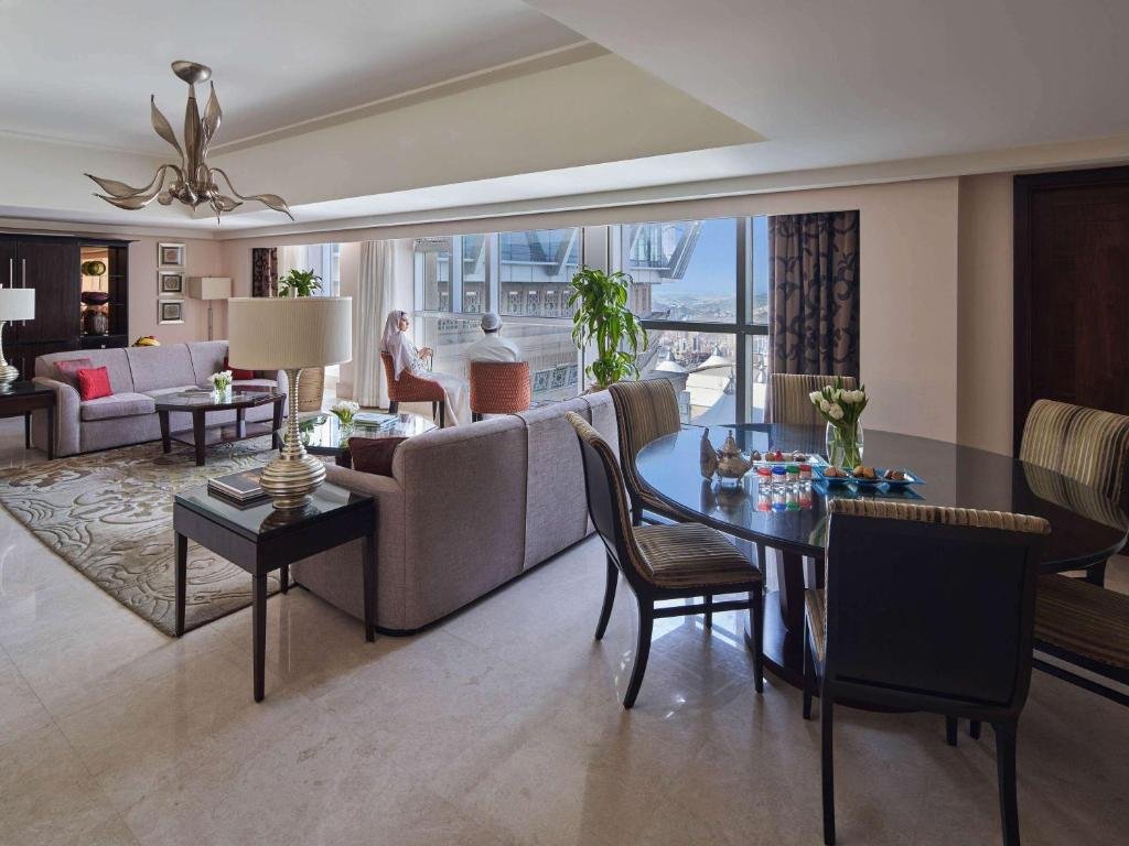 hotel-main-img