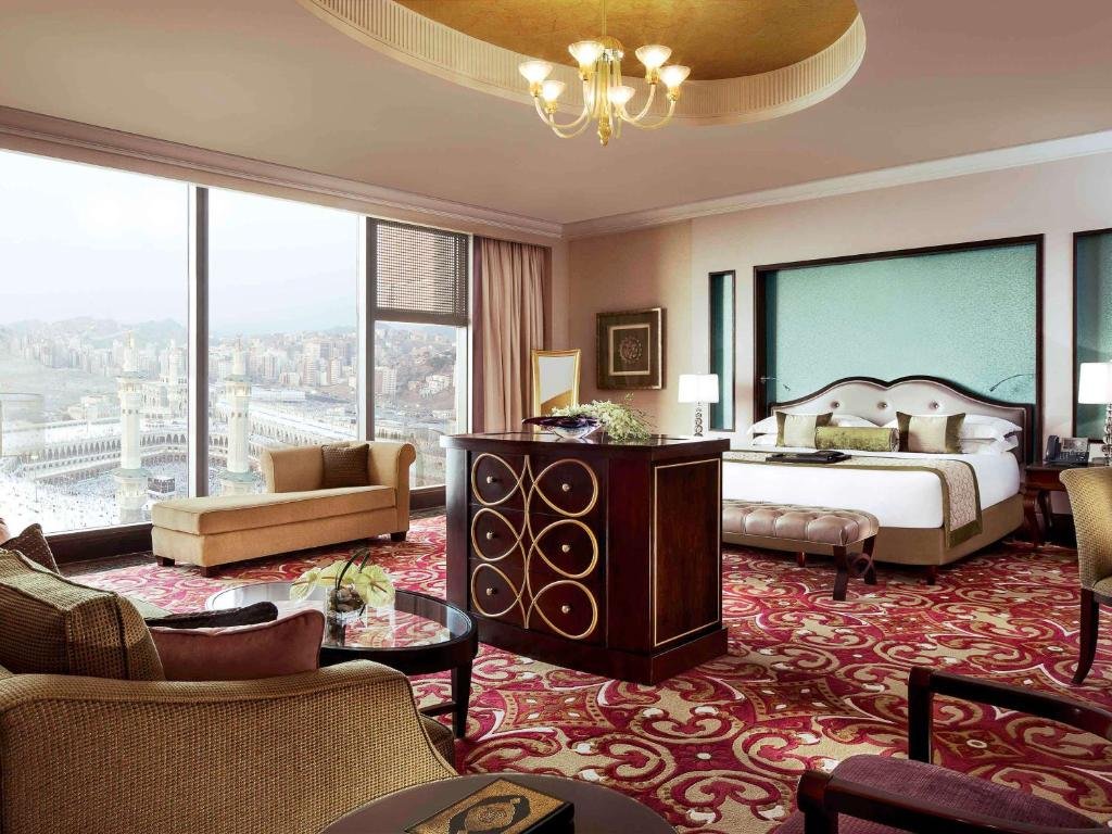 hotel-main-img