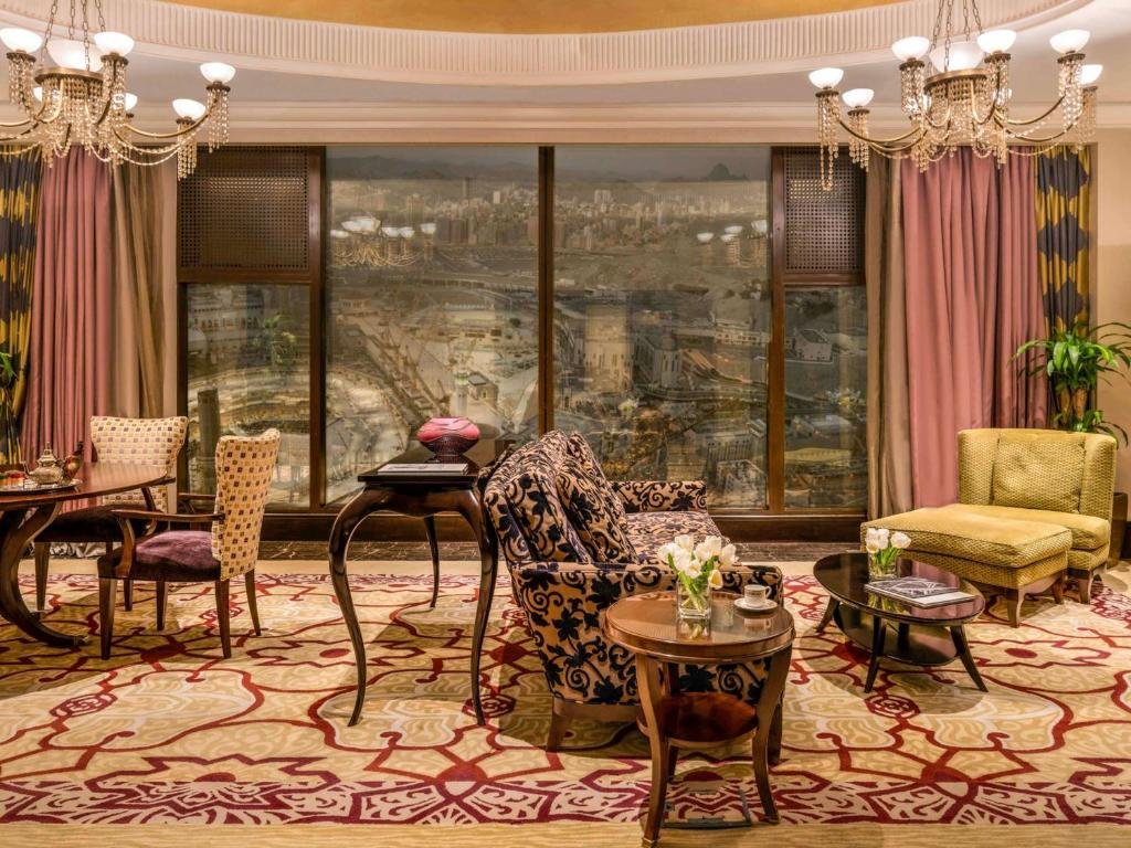 hotel-main-img