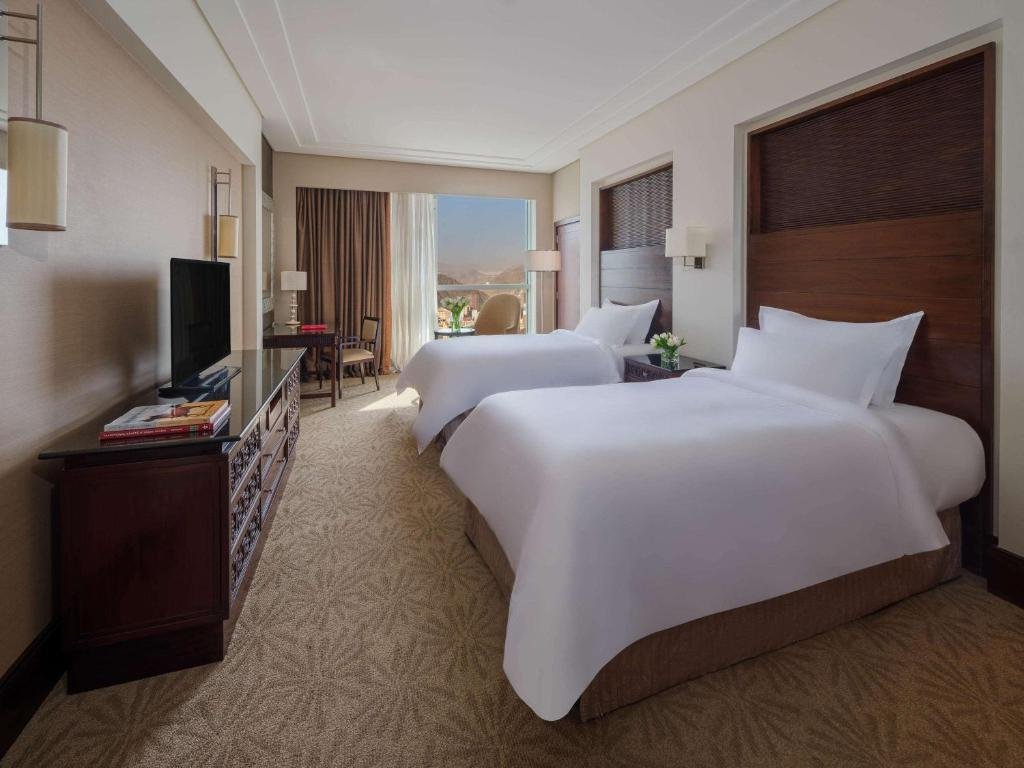hotel-main-img
