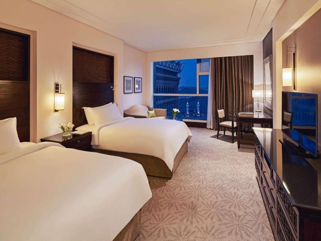 hotel-main-img